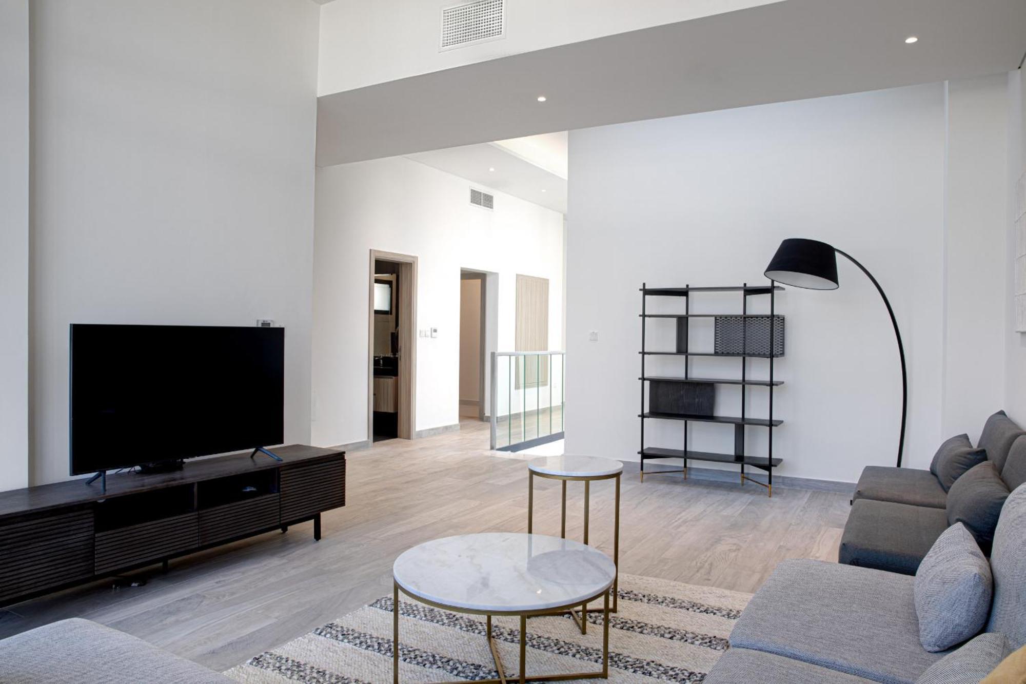 By Olala Homes Villa