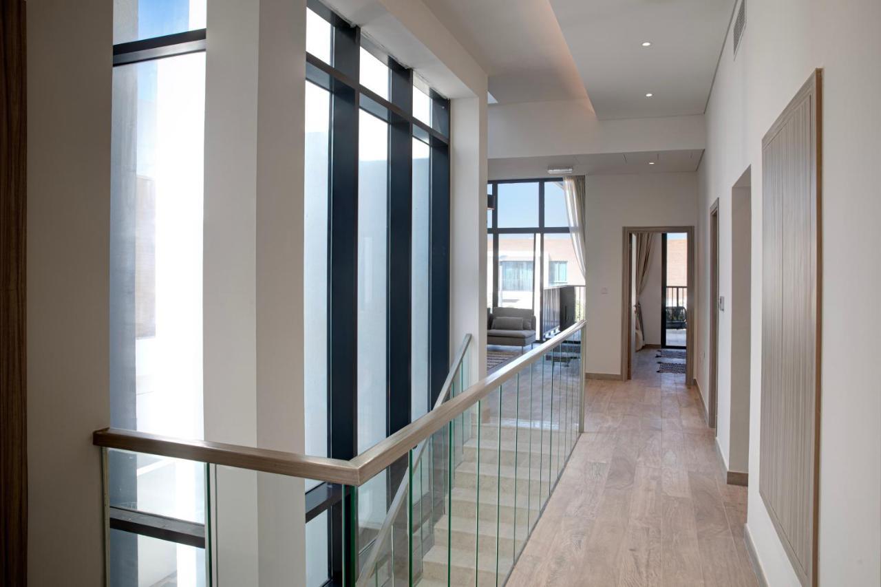 By Olala Homes Villa